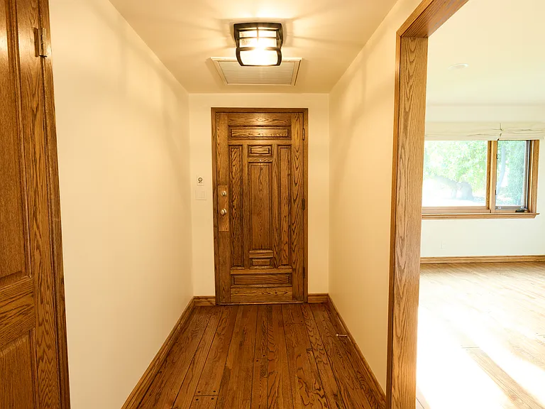 4720 Hayman Ave — Photo 13