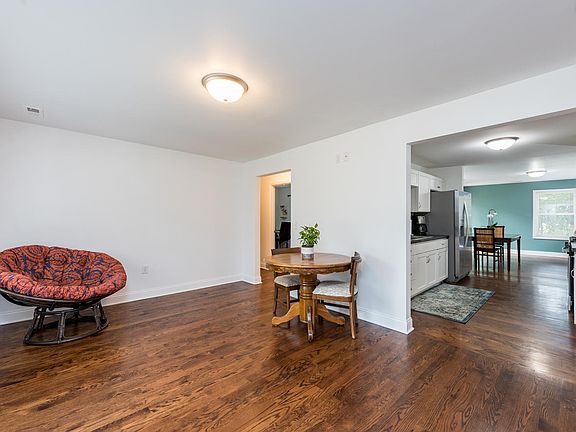 5th image of 21594 W Sarah Dr