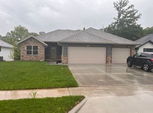 652 W Brook Hollow Dr, Nixa, MO 65714