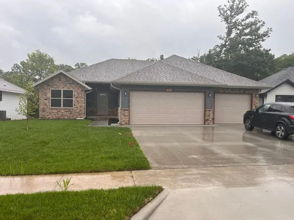 652 W Brook Hollow Dr, Nixa, MO 65714
