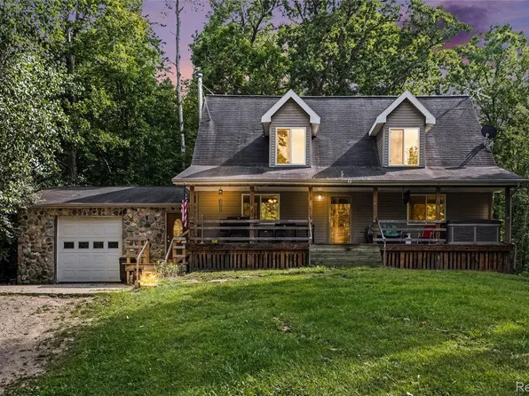 193 Miller Lake Rd, Columbiaville, MI 48421
