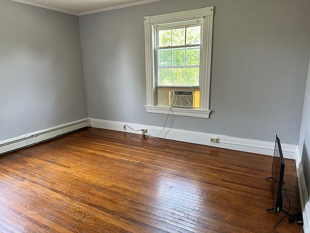 bedroom, hardwood window ac included