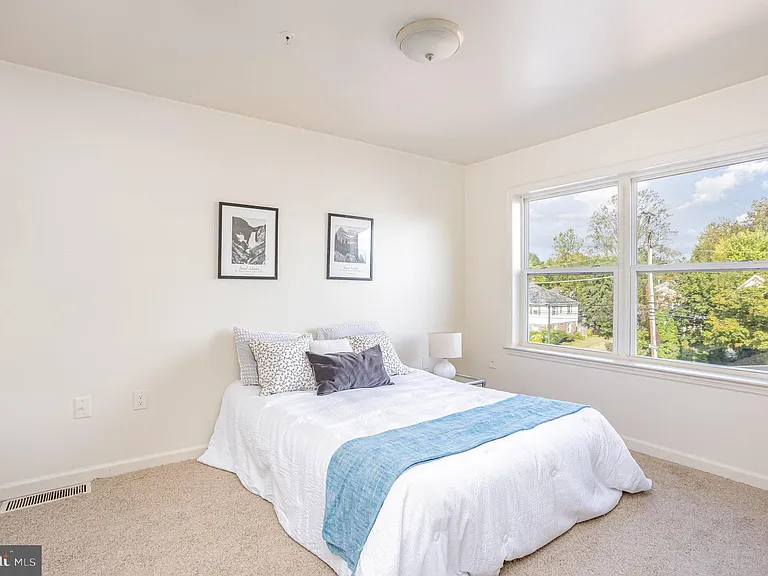 5235 Crowson Ave #6 — Photo 15