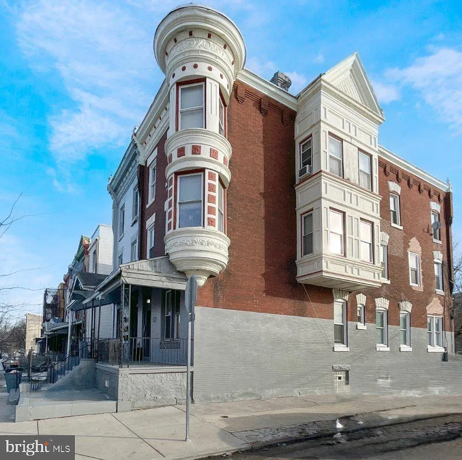 1 bed, 1.0 bath, 8586 sqft, $1,295 — Photo 2