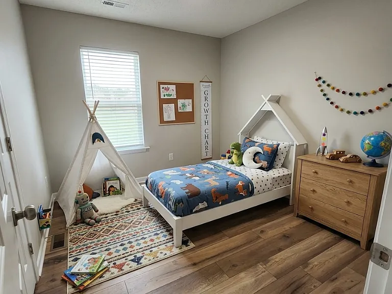 715 Eustis Pl — Photo 12