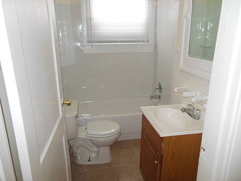 5th image of 3607 Graceland Ave
