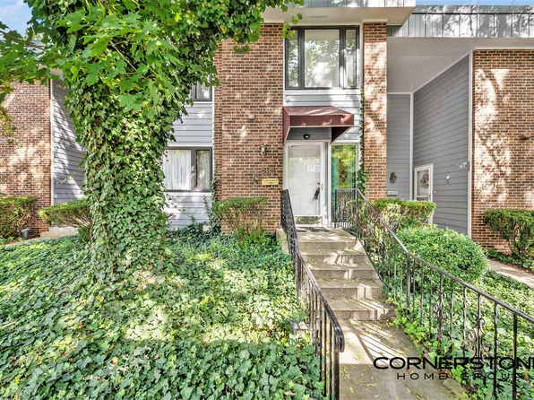 2442 E Collier Ave SE, Kentwood, MI 49546