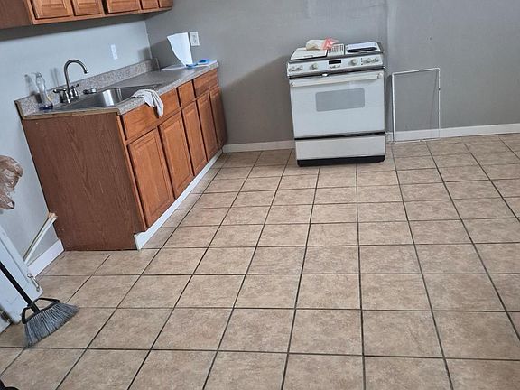 2nd image of 701 W Main St