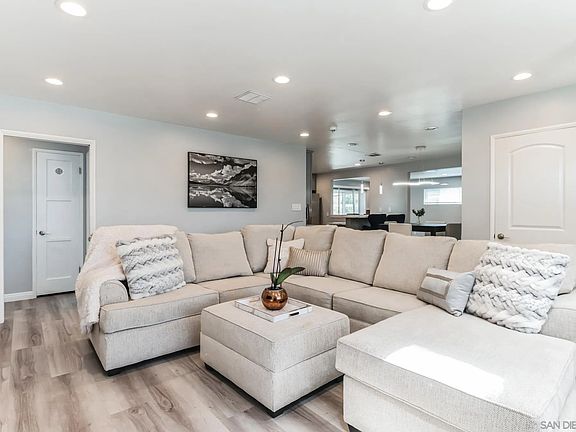 2nd image of 5012 Westover Pl