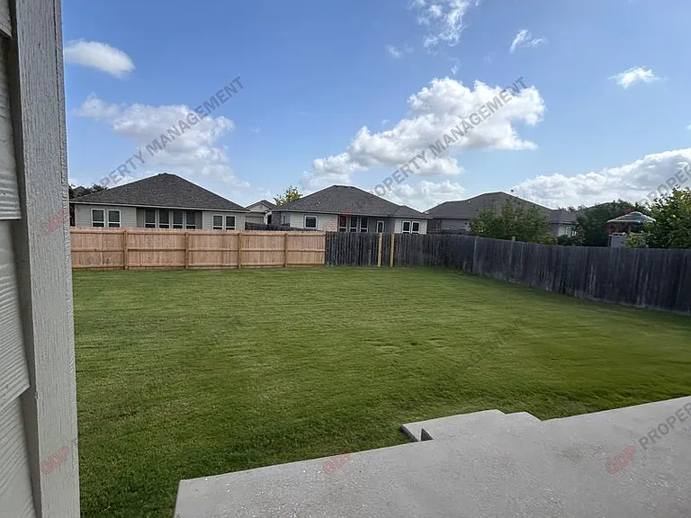 516 Cross Dr — Photo 10