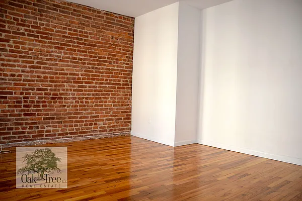 Rented by Oak Tree LLC | media 28