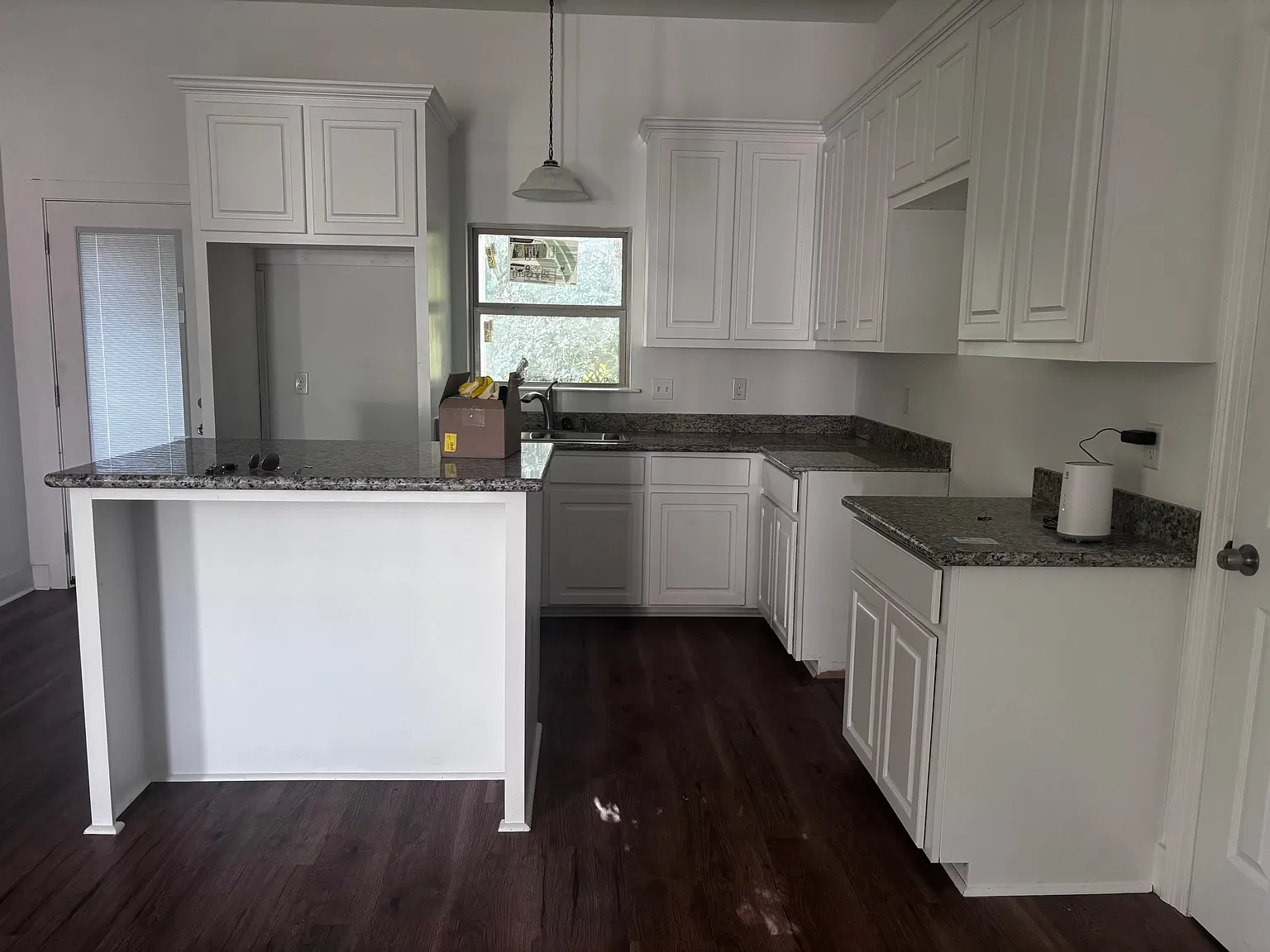 4 bed, 1399 sqft, $1,800 — Photo 2