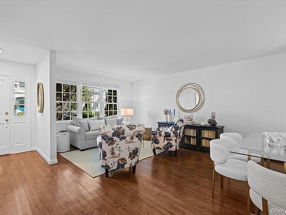 5th image of 9 Oakwood Avenue