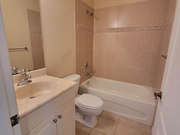 4th image of 10280 Olivewood Way