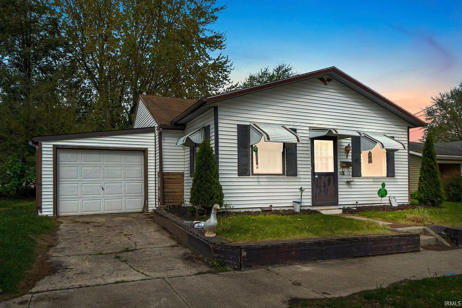 110 Parker Ave photo 1