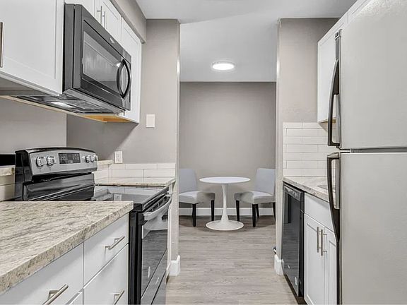 3rd image of 1000 Beck St Unit 272