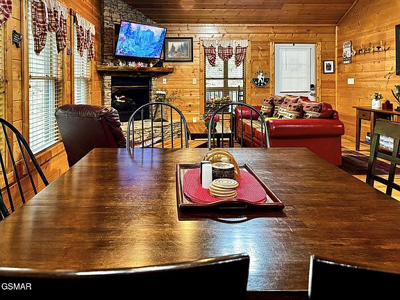 3rd image of 2919 Golden Pond Way