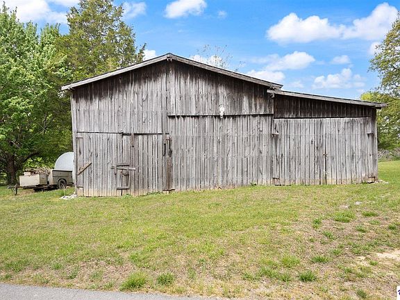 5th image of 1370 Jones School Rd