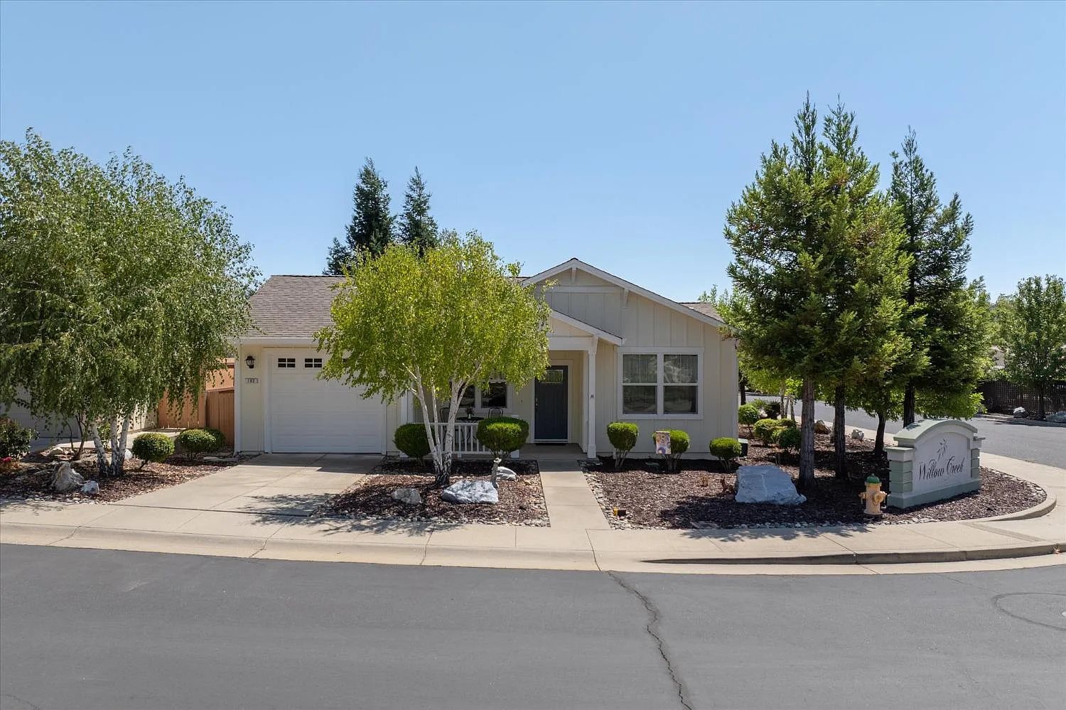102 Cottage Cir photo 1