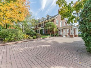 909 W University Ave, Champaign, IL 61821