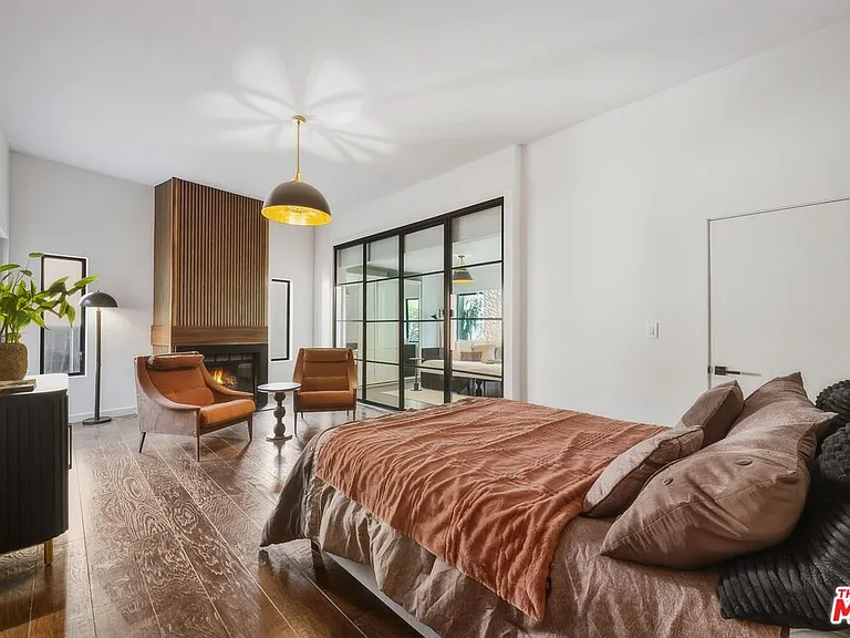 3601 Dixie Canyon Pl — Photo 12