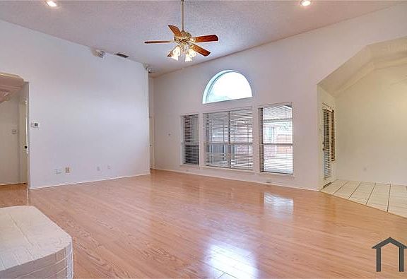 3rd image of 2322 Bent Brook Dr