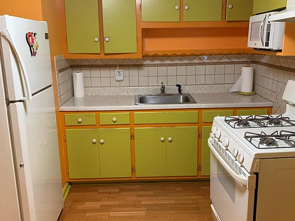 3rd image of 43 Roosevelt St Floor 2