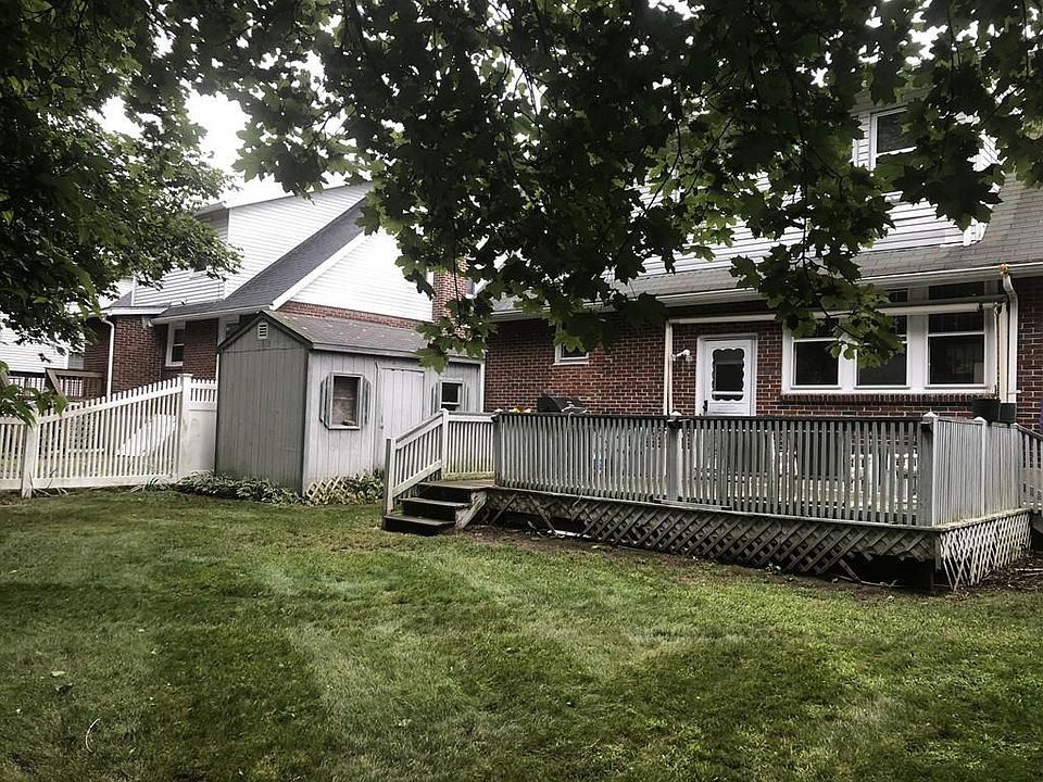 2nd image of 70 Falmouth Rd