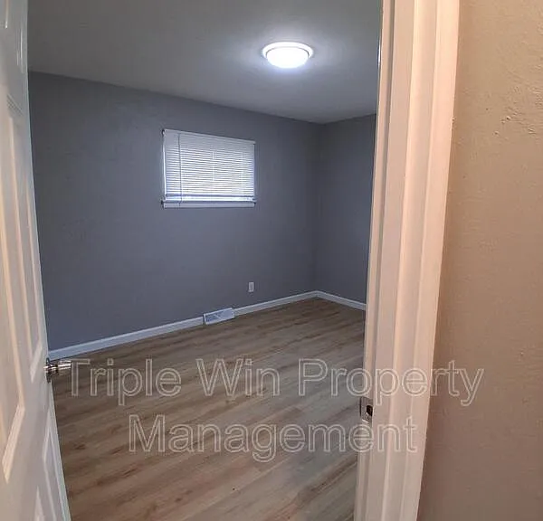524 Acorn Dr — Photo 16