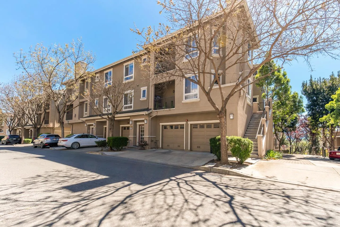 584 King George Ave photo 1