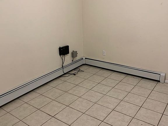 3rd image of 926 W Side Ave #1A