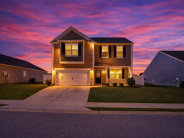 733 Liberty Walk Ln, Simpsonville, SC 29681