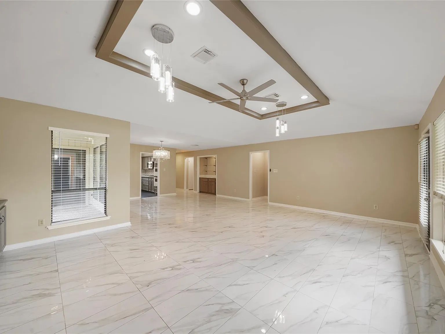 3 bed, 2.0 bath, 2146 sqft, $2,100 — Photo 3