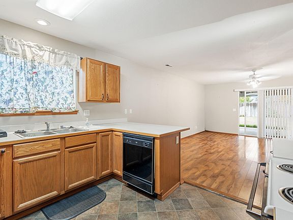 5th image of 2508 S Highlands Blvd