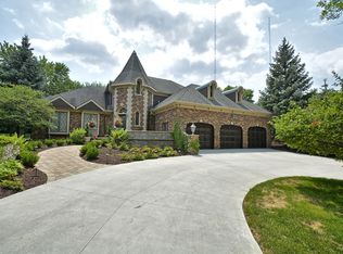 165 Saddle Brook Dr, Oak Brook, IL