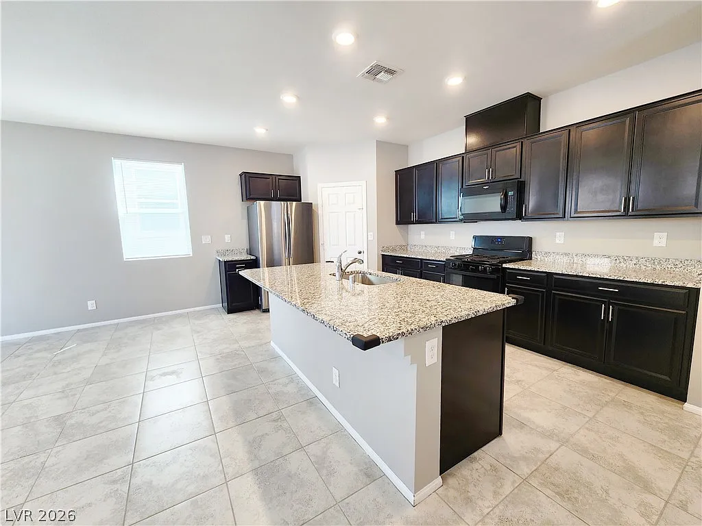 Building Photo - 5574 Autumn Cliffs Way