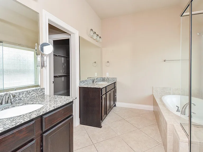 28803 Davenport Dr — Photo 30