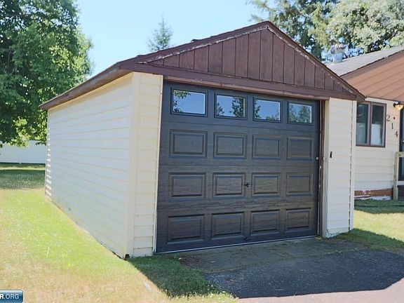 5th image of 214 Dorchester Dr