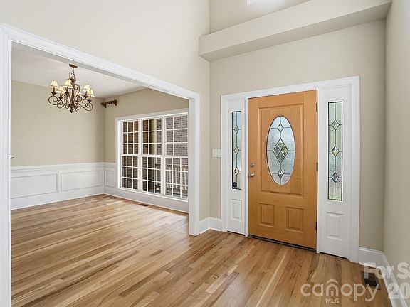 4th image of 3735 Gordon St