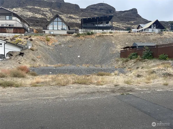 875 SW Boyer, Quincy, WA 98848