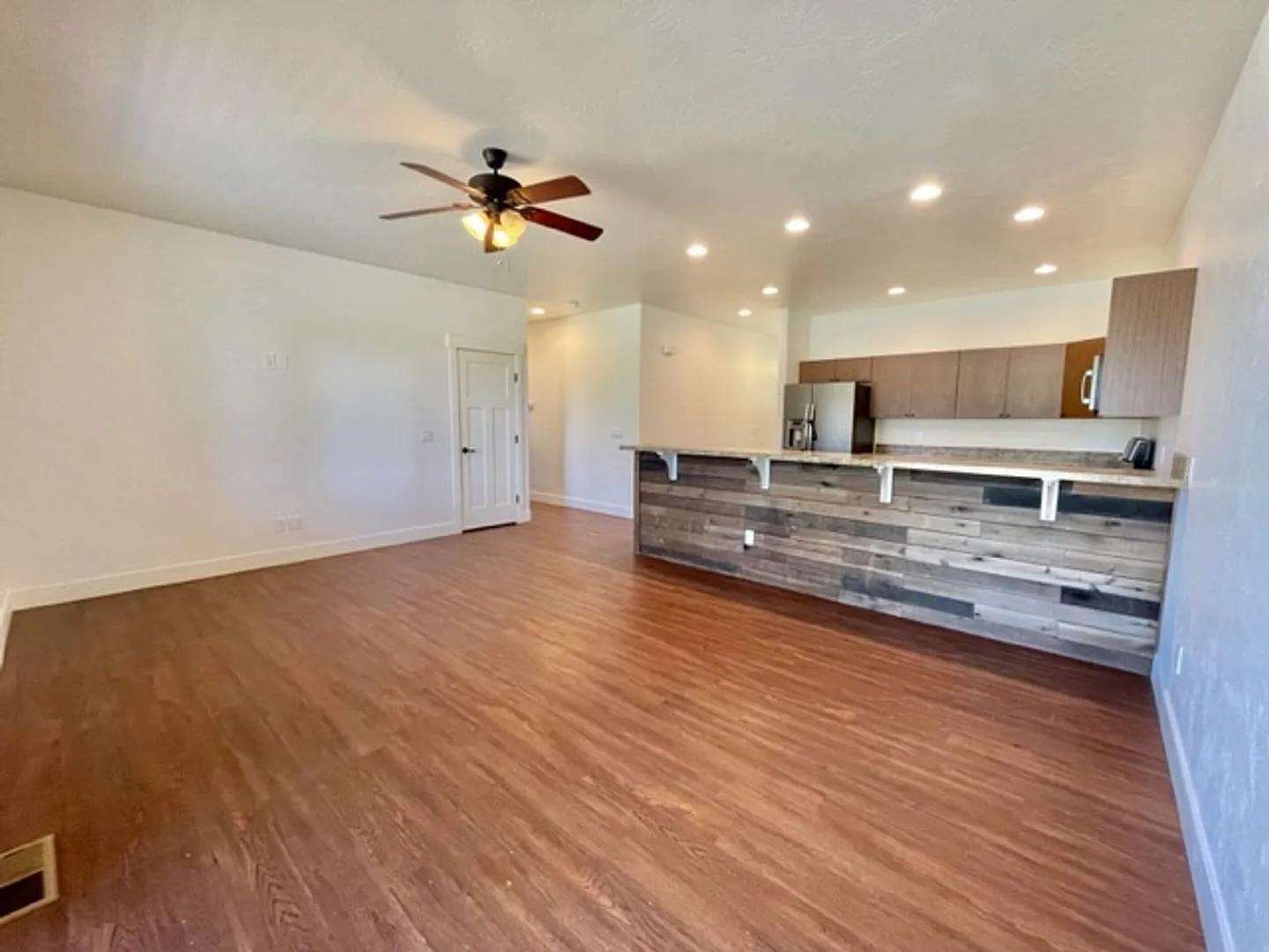 Beautiful 3BR/2BA Townhome Near Lake Pagosa $2,100/month — Photo 3