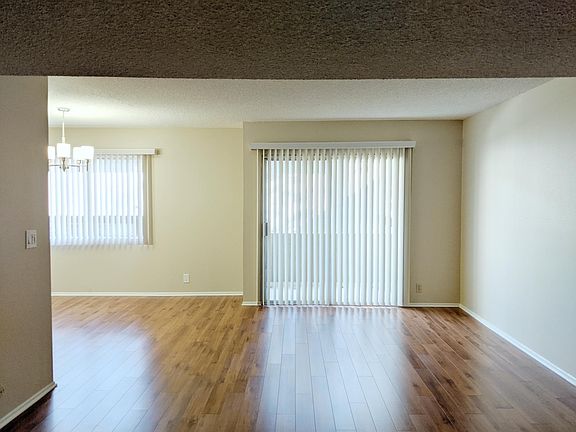 4th image of 366 S Mentor Ave APT 210