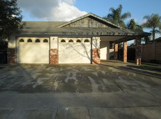 322 S Maricopa St, Tulare, CA 93274