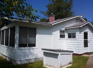 25 Walnut St, Gladwin, MI 48624