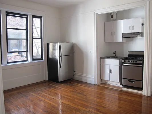 Rented by Monarch Realty Holdings | media 12