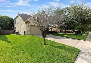 2520 Saint James Pl — Photo 3