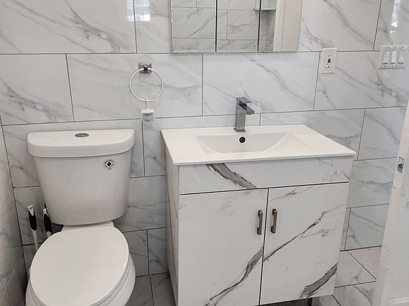 2nd image of 4 Lawrence Ave Floor 2