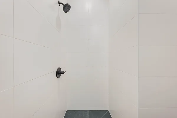 Rented by Space Link Realty | media 9