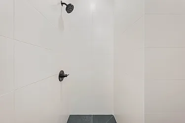 Rented by Space Link Realty