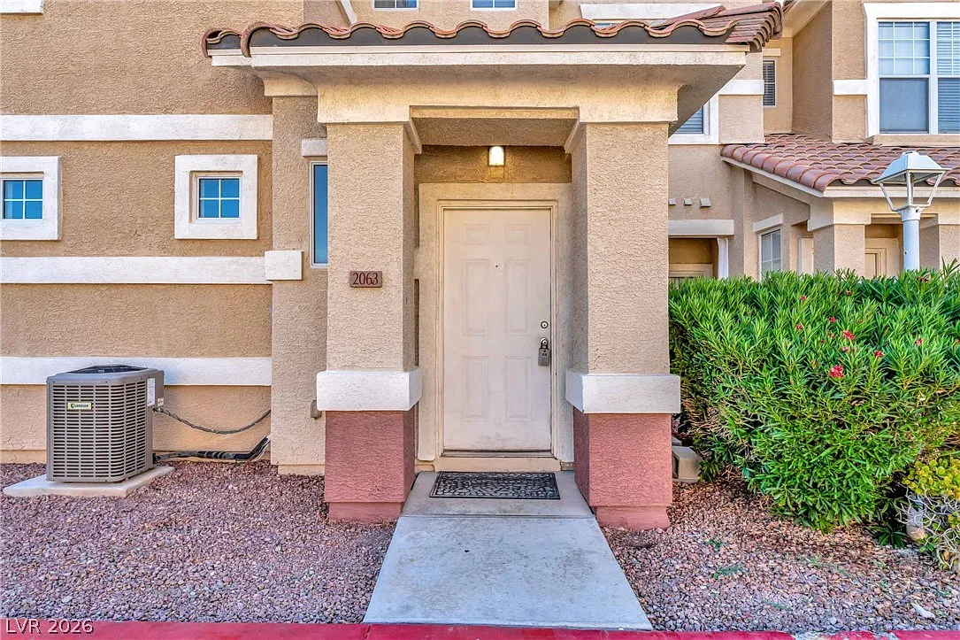 2 bed, 2.0 bath, 1112 sqft, $1,600 — Photo 4